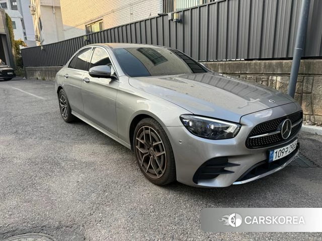 Mercedes-Benz E-Class W213 2022 Серый из Кореи