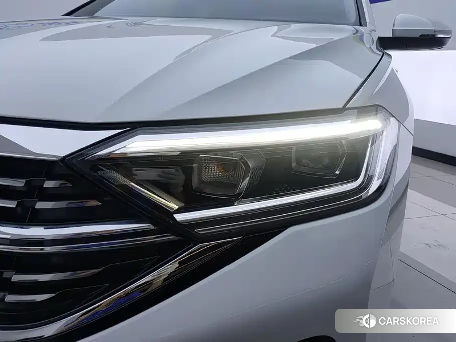 Volkswagen Sagitar 2024 Белый из Китая