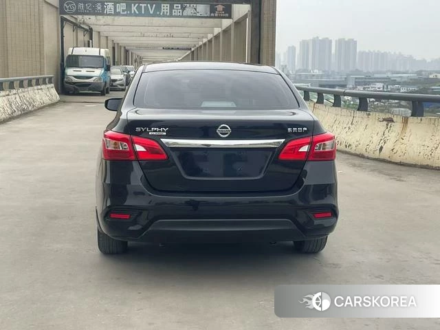 Nissan Xuan Yi 2023 Черный из Китая
