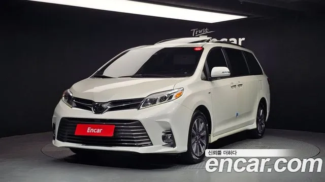 Toyota Sienna 2018 Белый из Кореи