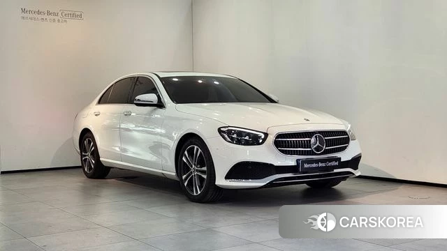 Mercedes-Benz E-Class W213 2023 Белый из Кореи