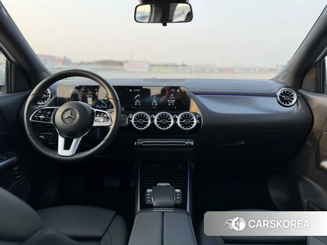 Mercedes-Benz GLA 2023 Белый из Китая