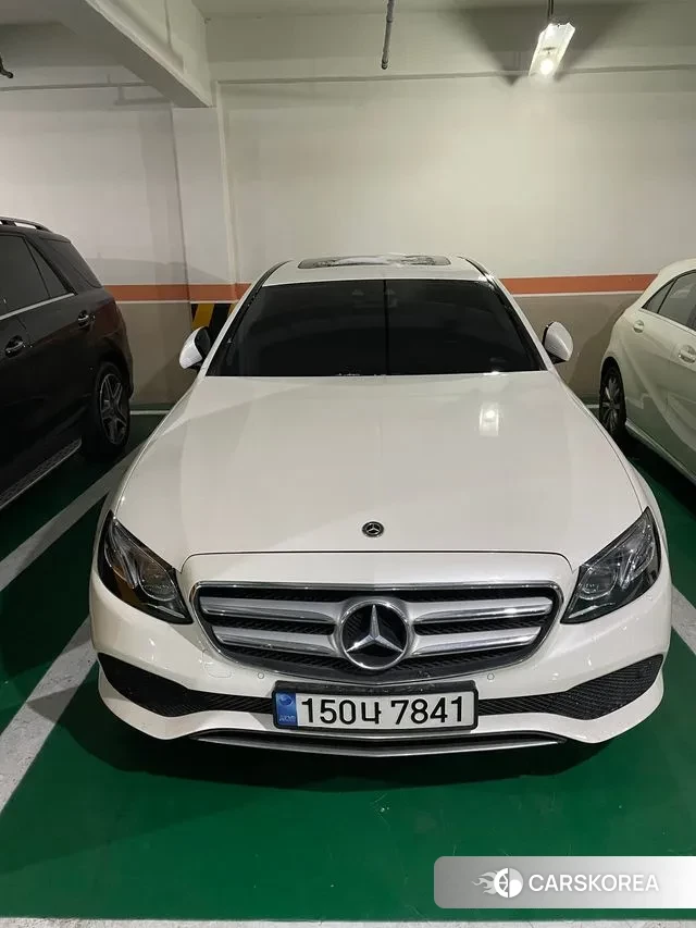 Mercedes-Benz E-Class W213 2018 Белый из Кореи