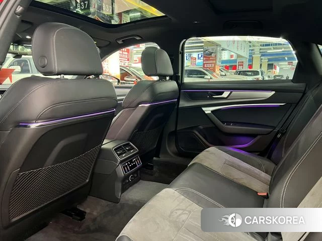 Audi A6L 2021 Черный из Китая