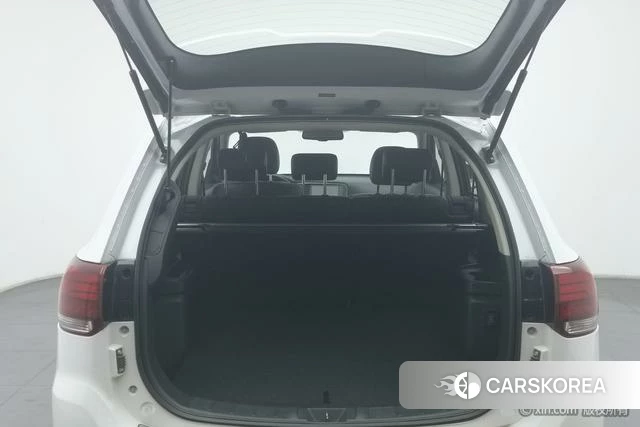 Mitsubishi  Outlander 2019 Белый из Китая