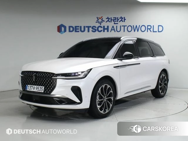 Lincoln Nautilus 2nd Generation 2023 Белый из Кореи