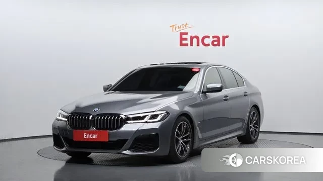 BMW 5 Series (G30) 2023 Серебристо-серый из Кореи