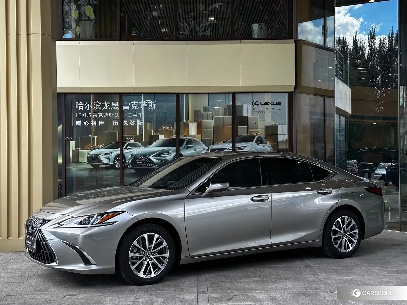 Lexus ES 2024 Silver/gray из Китая