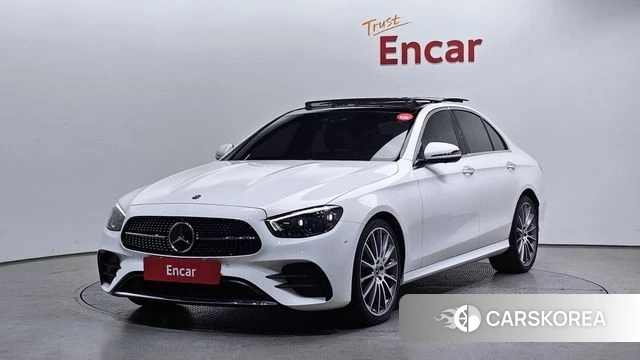 Mercedes-Benz E-Class W213 2021 Белый из Кореи
