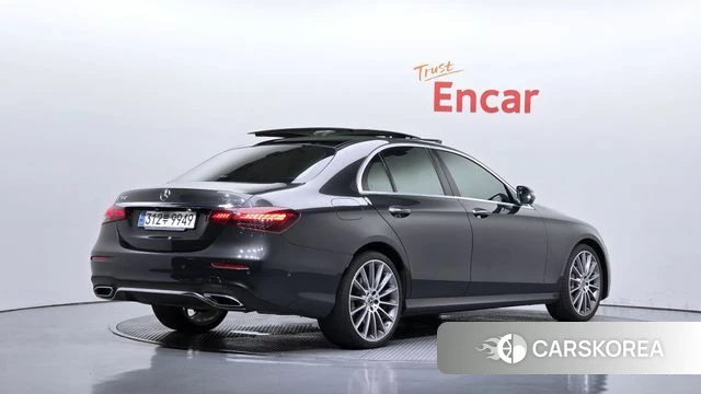 Mercedes-Benz E-Class W213 2021 Серый из Кореи