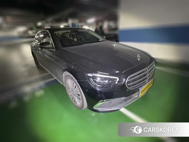 Mercedes-Benz E-class 2022 Черный из Китая