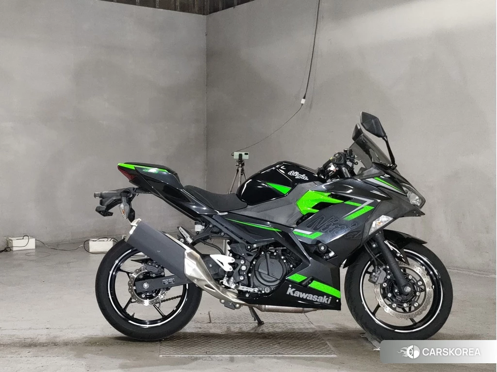 Проданный Kawasaki NINJA 400 2019 из Японии