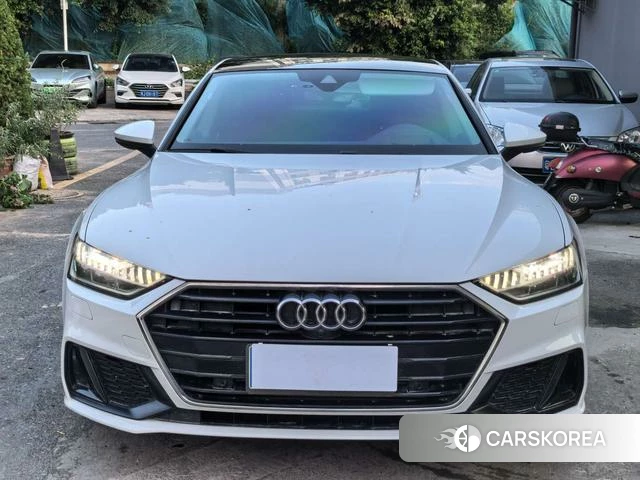 Audi A7 2022 Белый из Китая