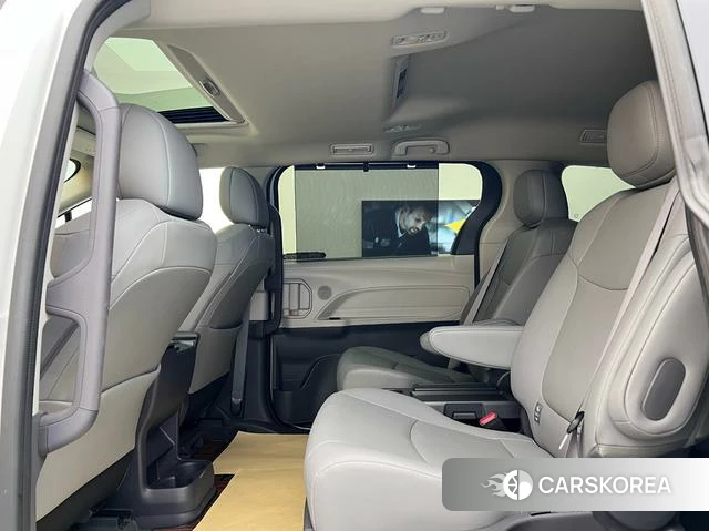 Toyota Grevia 2024 Белый из Китая