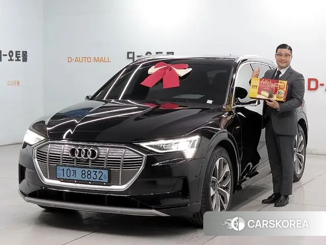 Audi e-Tron 2020 Черный из Кореи