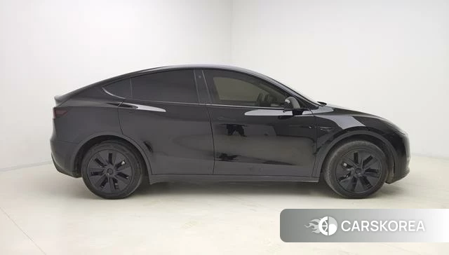 Tesla Model Y 2023 Черный из Китая