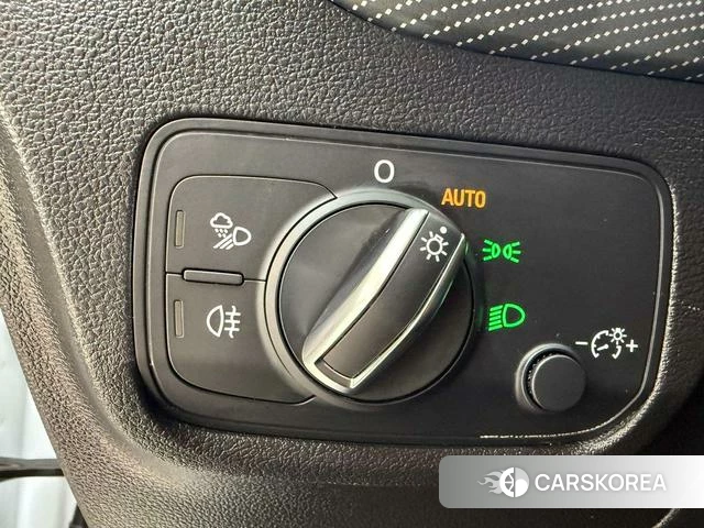 Audi Q2L 2022 Белый из Китая