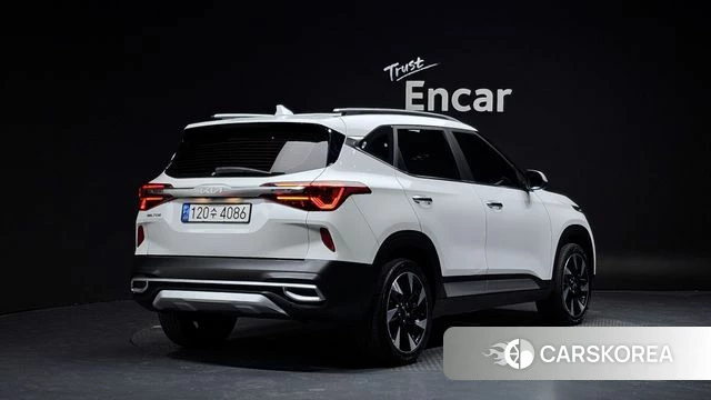 Kia Seltos 2022 Белый из Кореи