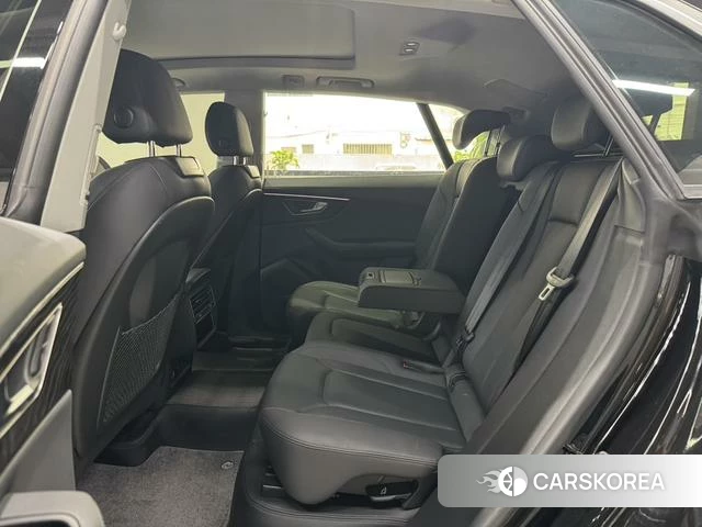 Audi Q8 2024 Черный из Китая