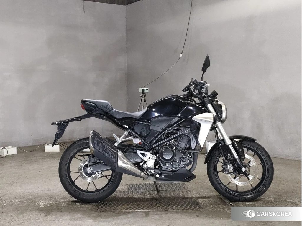 Проданный Honda CB250R 2018 из Японии