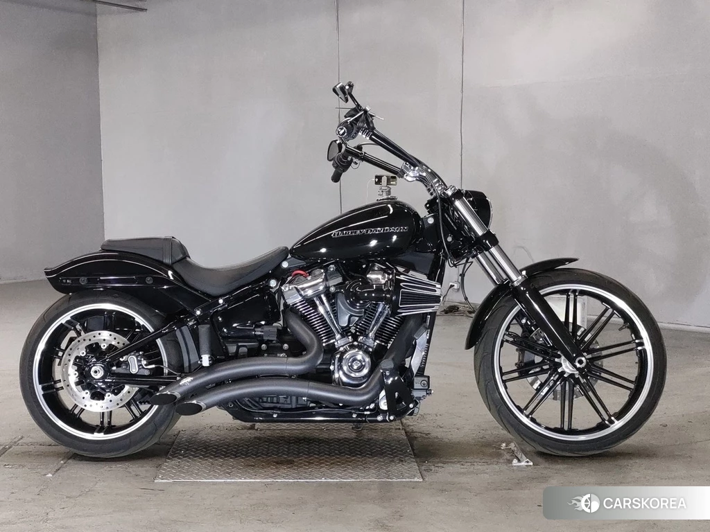 Проданный Harley-Davidson Softail Breakout FXBRS1868 2018 из Японии