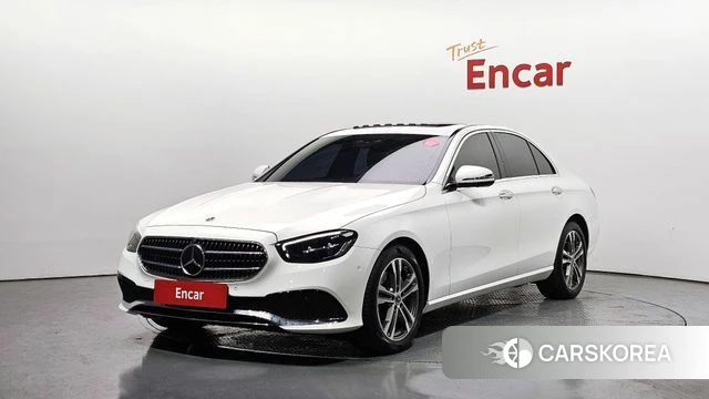 Mercedes-Benz E-Class W213 2023 Белый из Кореи