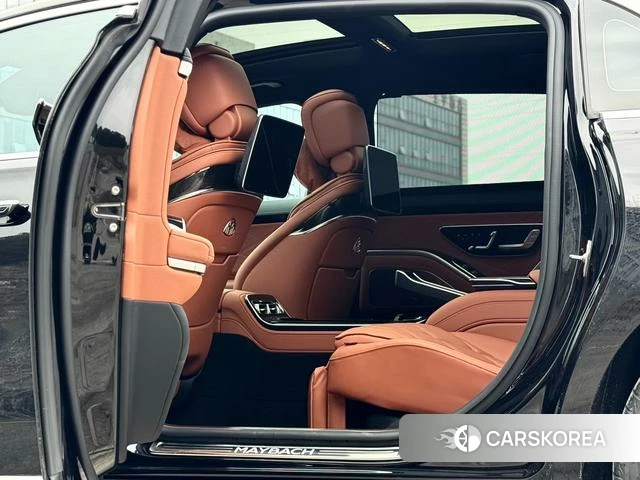 Mercedes-Benz Maybach S-class 2023 Черный из Китая