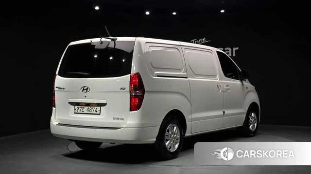 Hyundai The New Grand Starex 2019 Белый из Кореи