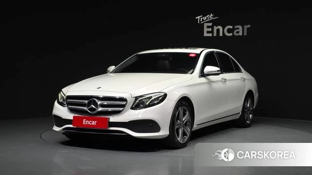 Mercedes-Benz E-Class W213 2018 Белый из Кореи