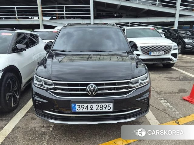 Volkswagen Tiguan second Generation 2024 Черный из Кореи