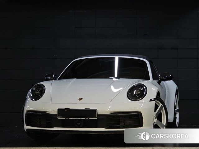 Porsche 911(992) 2023 Белый из Кореи