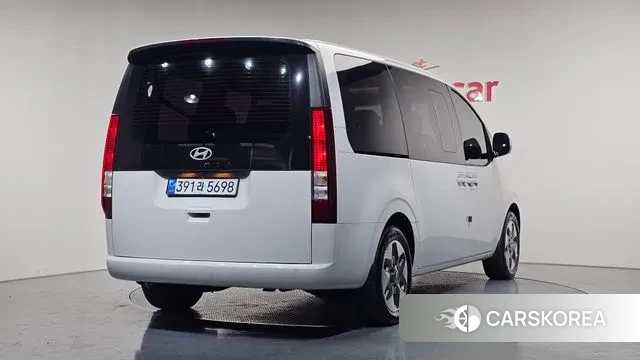 Hyundai Staria 2024 Белый из Кореи