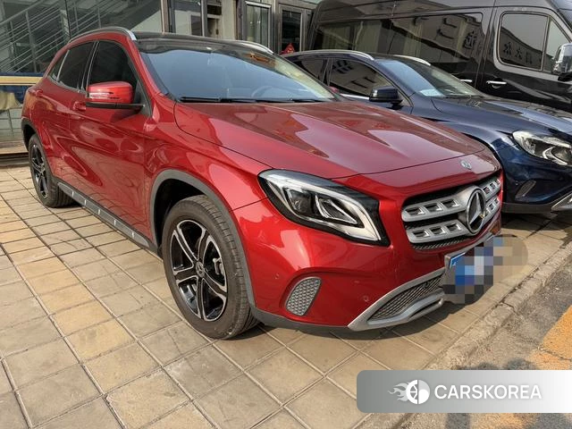 Mercedes-Benz GLA 2019 Красный из Китая