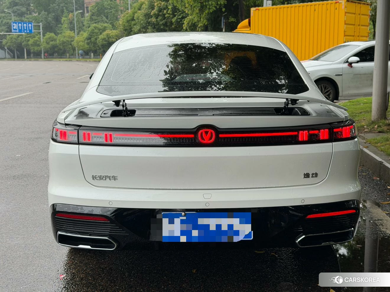 Chang'an Yidong 2025 Белый из Китая