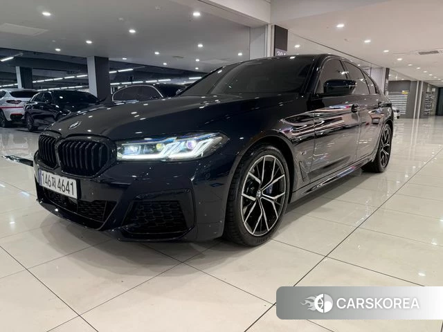 BMW 5 Series (G30) 2023 Черный из Кореи