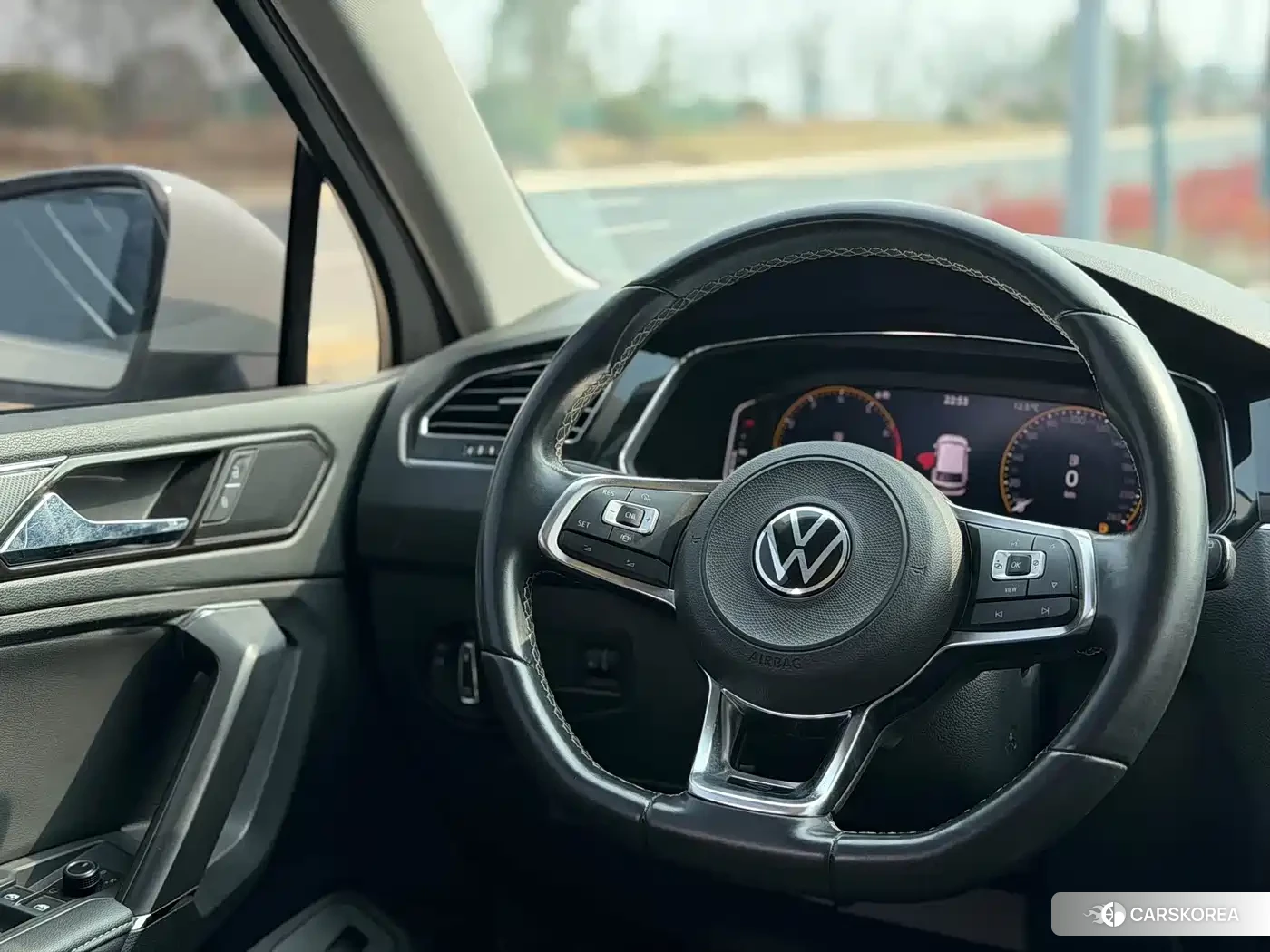 Volkswagen Tiguan L 2021 Белый из Китая, фото 2