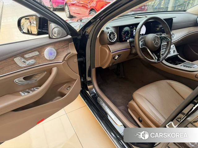 Mercedes-Benz E-class 2022 Черный из Китая