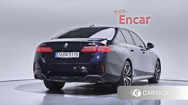 BMW 5 Series (G60) 2025 Черный из Кореи