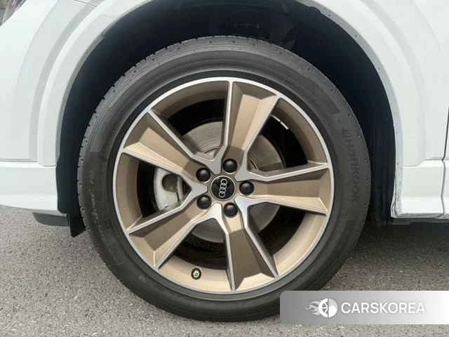 Audi Q2L 2025 Белый из Китая