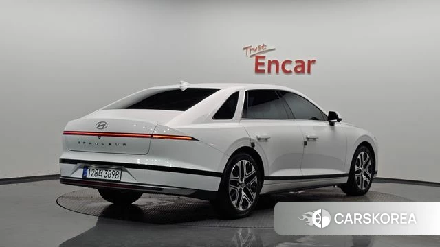 Hyundai Grandeur (GN7) 2022 Белый из Кореи