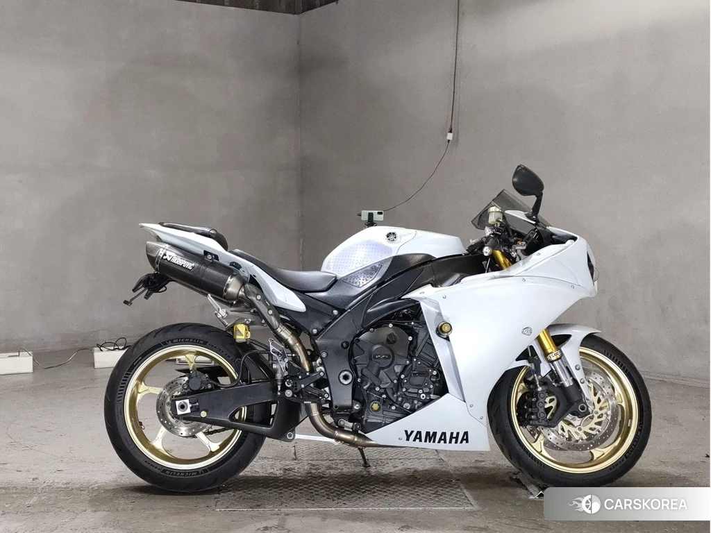Проданный Yamaha YZF-R1 2011 из Японии