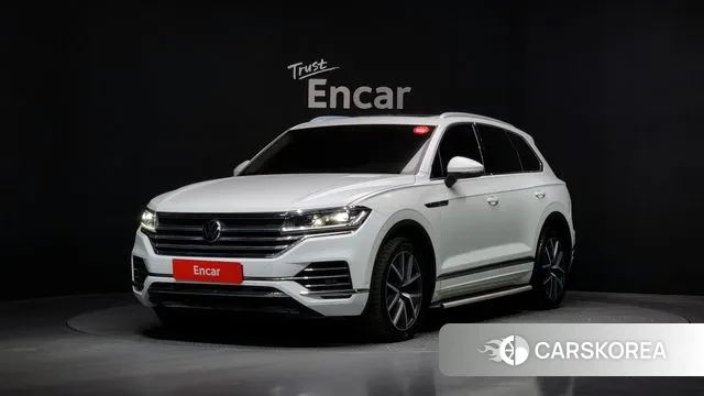 Volkswagen Touareg 3rd generation 2021 Белый из Кореи