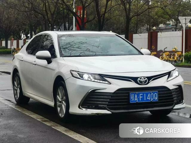 Toyota Camry 2023 Белый из Китая