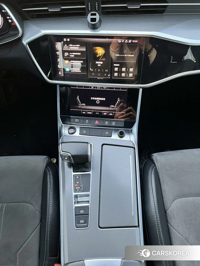 Audi A6L 2021 Черный из Китая