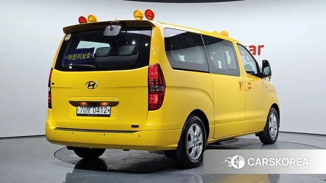 Hyundai The New Grand Starex 2021 Желтый из Кореи