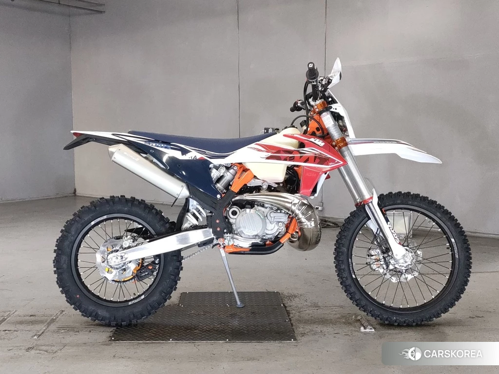 Проданный KTM 300EXC SIXDAYS TPI 2023 из Японии