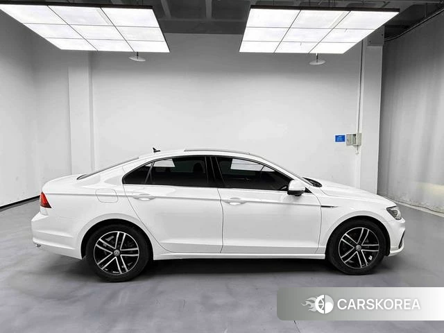Volkswagen Lingdu 2021 Белый из Китая