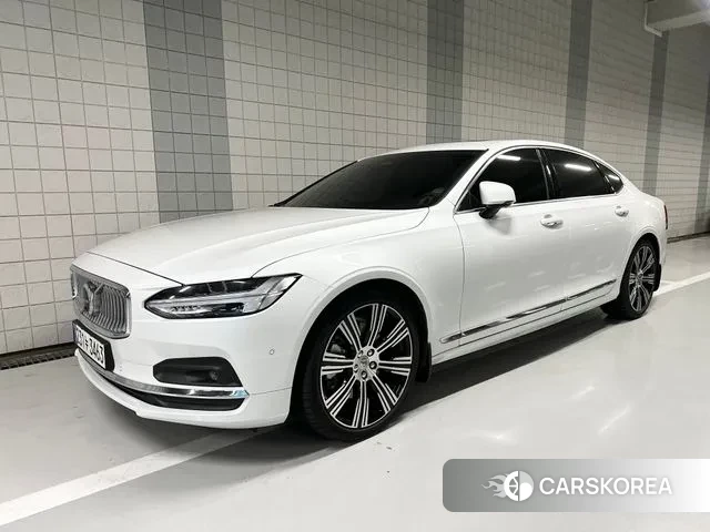 Volvo S90 2024 Белый из Кореи