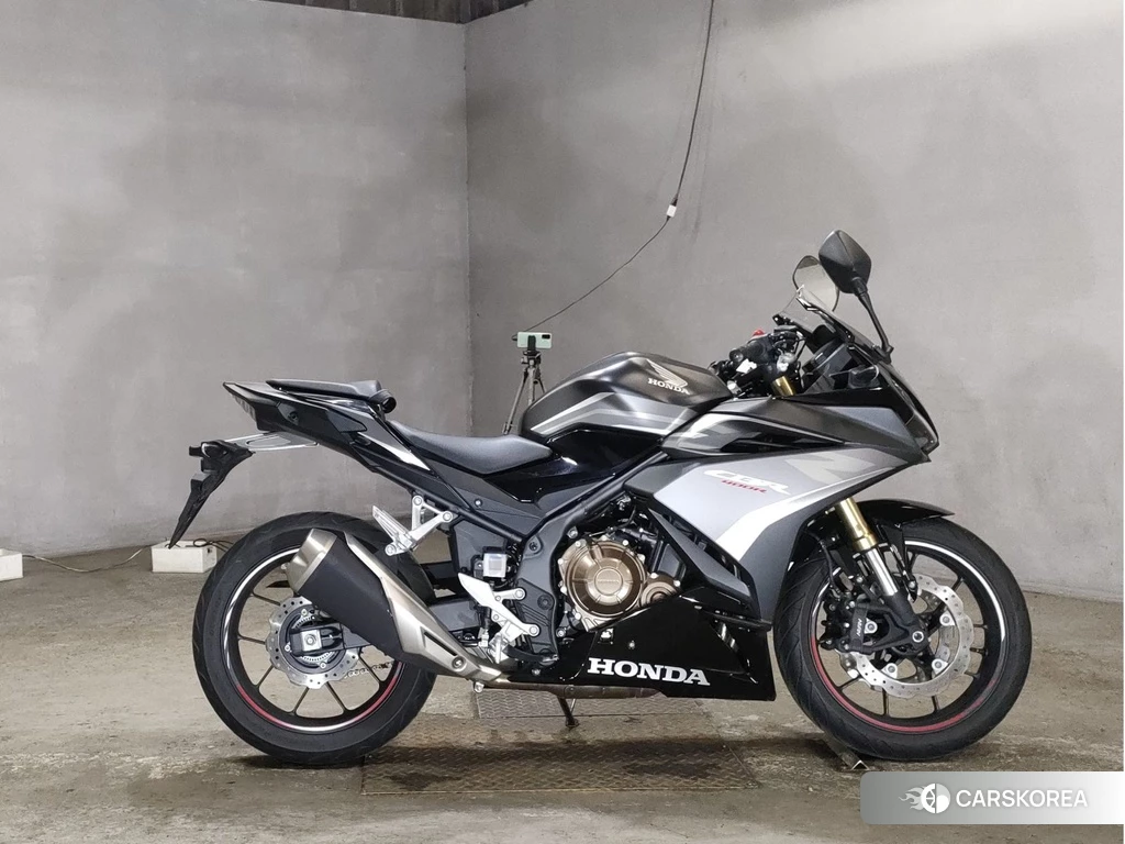 Проданный Honda CBR400R 2023 из Японии
