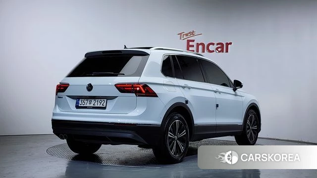 Volkswagen Tiguan second Generation 2020 Белый из Кореи